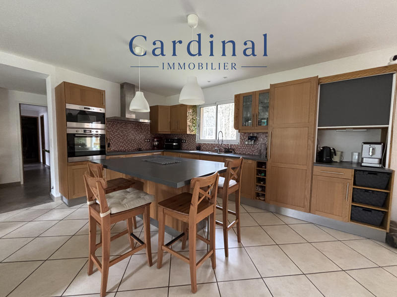 Maison - 170 m² - 8 pièces