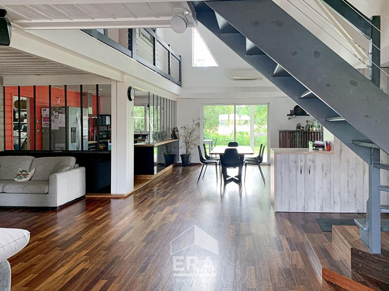 Maison - 191 m² - 5 pièces