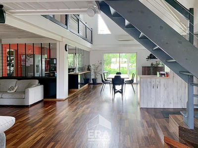 Maison - 191 m² - 5 pièces