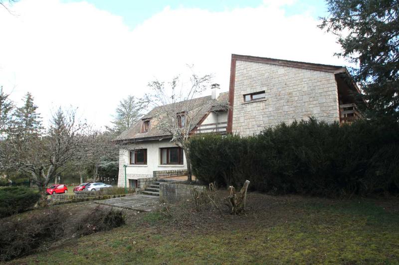 Maison - 272 m² - 11 pièces