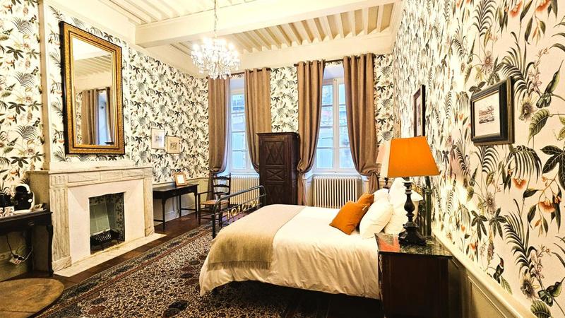 Maison - 580 m² - 16 pièces