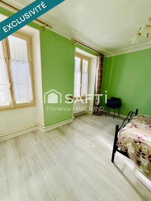 Maison - 286 m² - 10 pièces