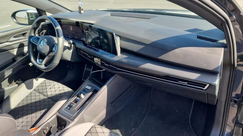 Volkswagen Golf VIII 1.5 e-Tsi 150 Dsg7 R-Line