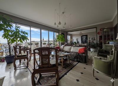 Appartement - 310 m² - 8 pièces