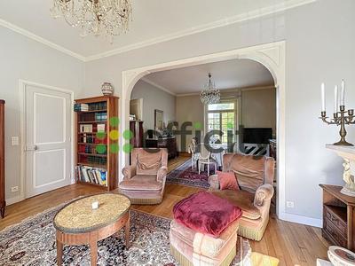 Chaumière - 214 m² - 9 pièces