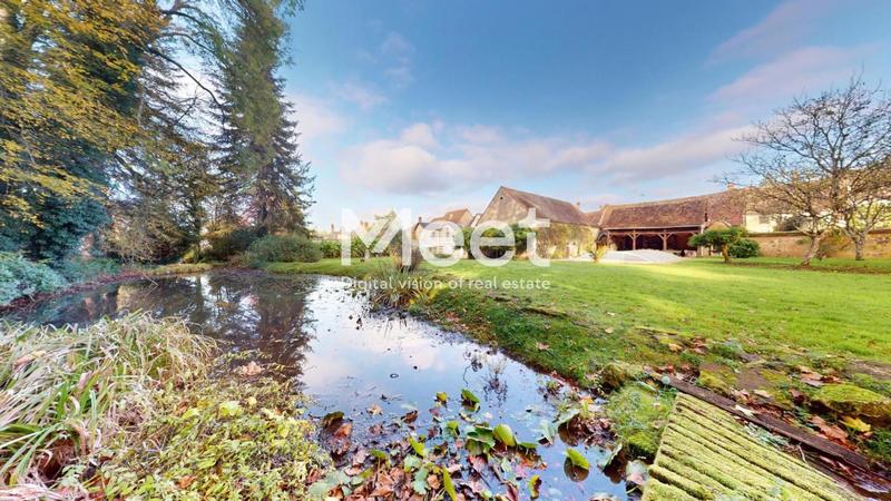 Propriété - 425 m² - 9 pièces