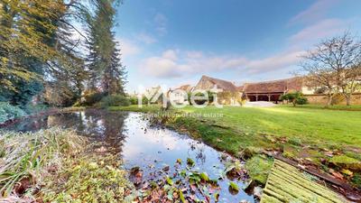 Propriété - 425 m² - 9 pièces