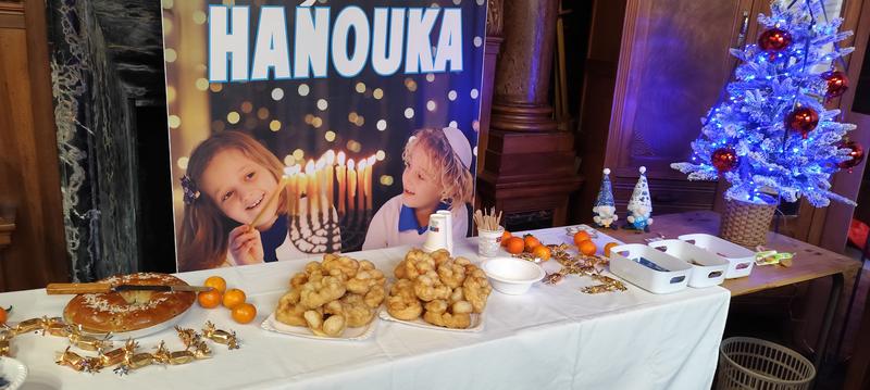 Visite Guidée Judaïsme et Fête Juive de Hanoukka Dans la Maison du Rabbin