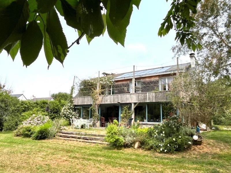 Maison - 170 m² - 9 pièces