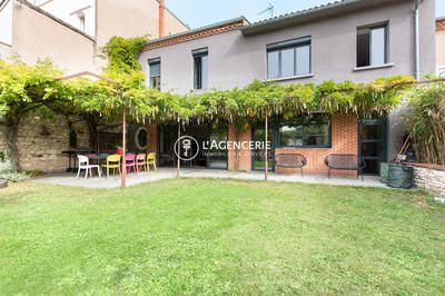 Maison - 260 m² - 8 pièces