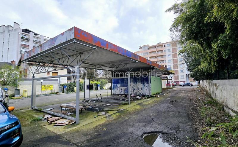 Bureau - 851 m² - 1 pièce