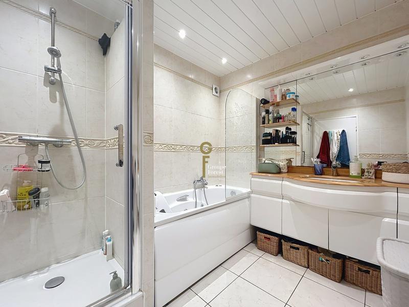 Appartement - 97 m² - 4 pièces