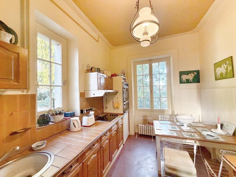 Maison - 236 m² - 8 pièces