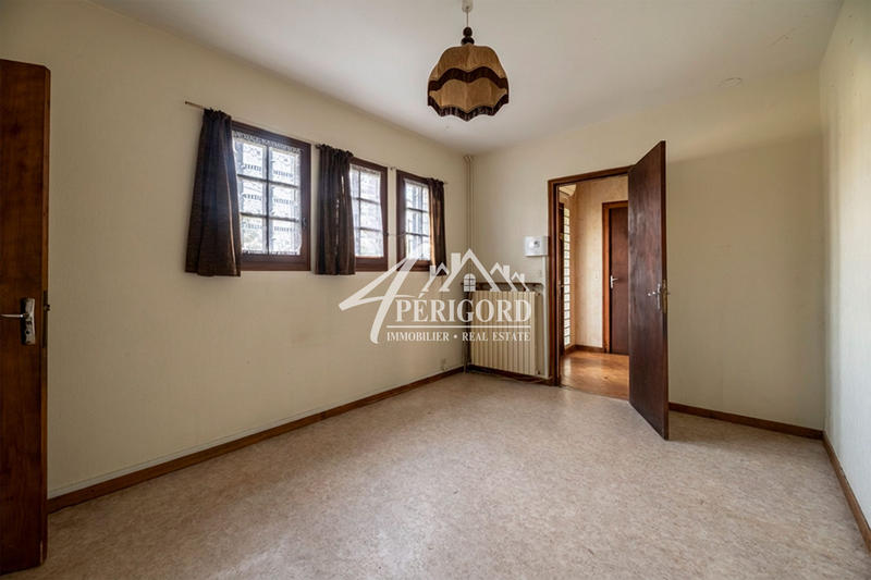 Maison traditionnelle - 200 m² - 8 pièces