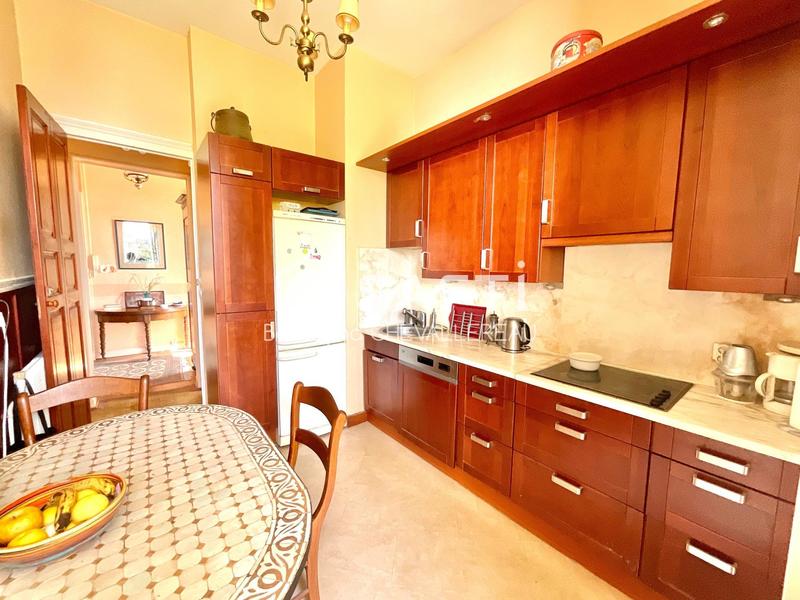 Maison - 190 m² - 8 pièces