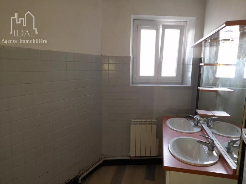 Maison - 223 m² - 10 pièces