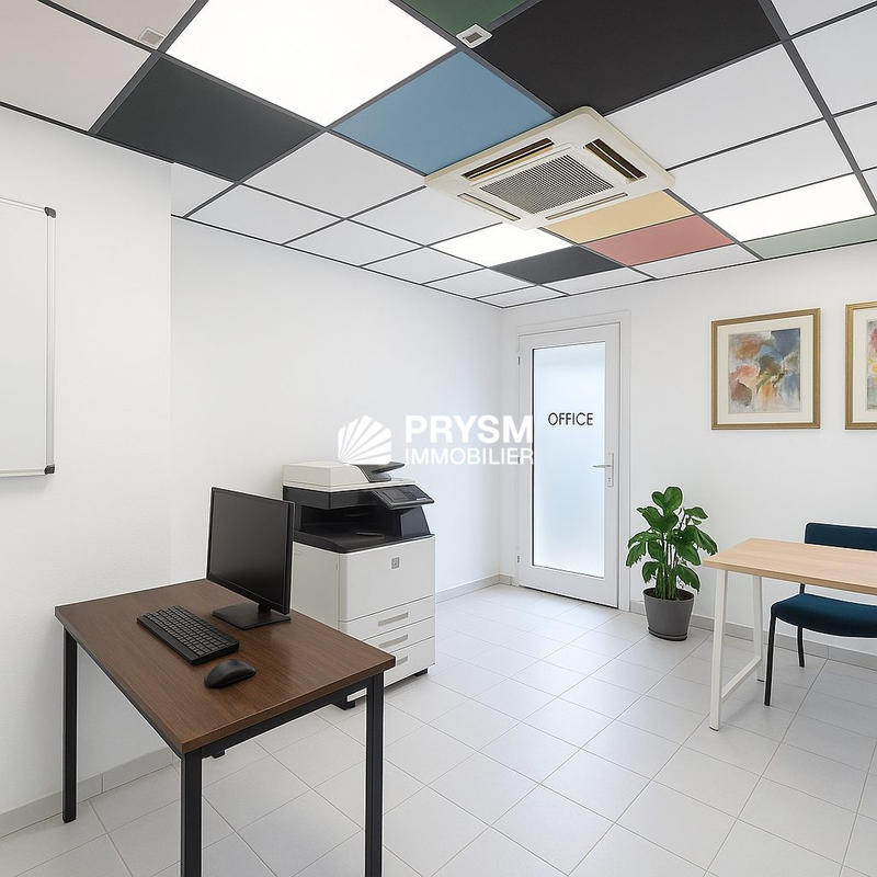 Local d'activités - 242 m²