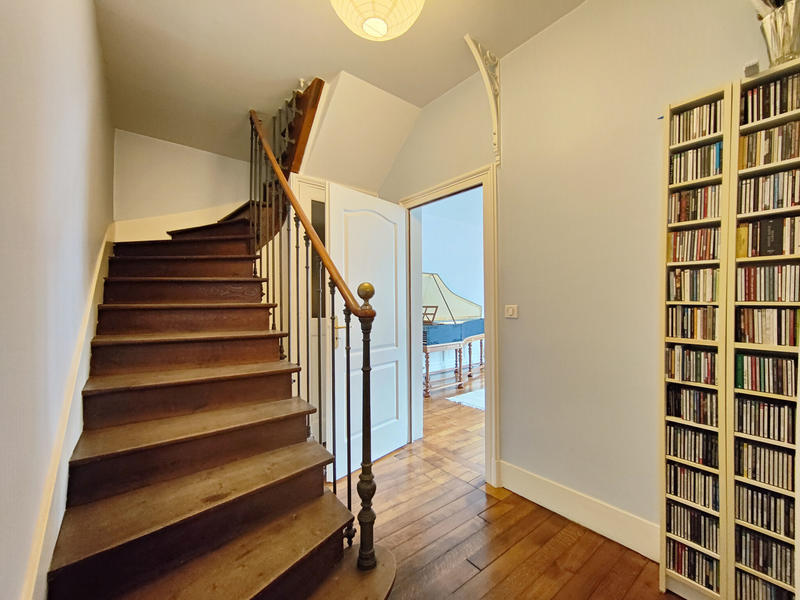 Maison - 186 m² - 6 pièces