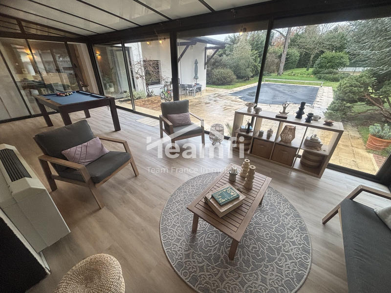 Maison - 255 m² - 7 pièces