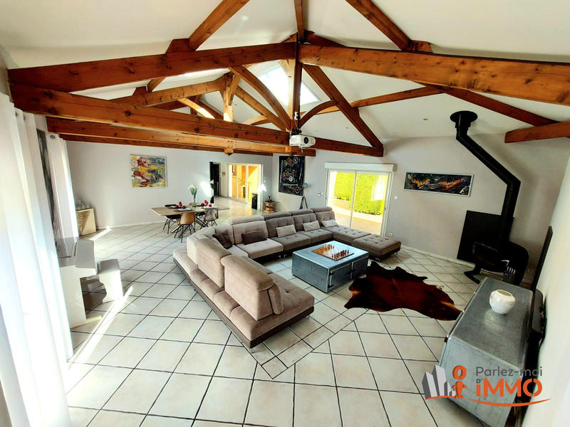 Maison - 300 m² - 7 pièces
