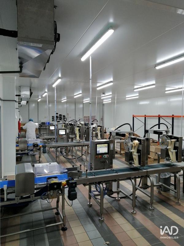 Local commercial - 1 610 m²