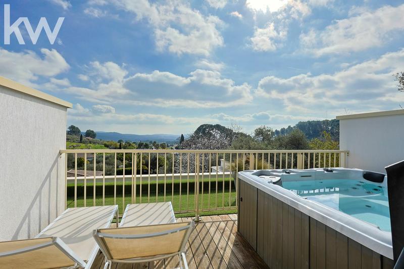 Maison contemporaine - 239 m² - 8 pièces