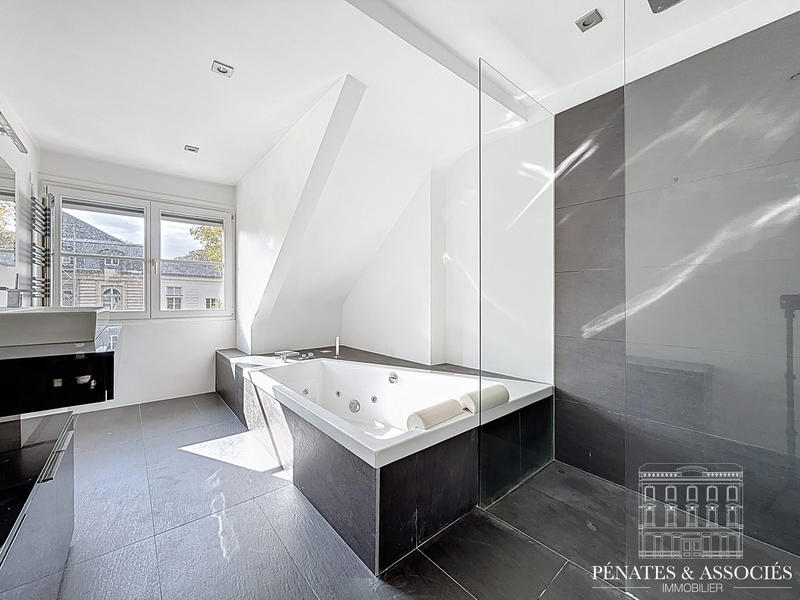 Maison contemporaine - 200 m² - 6 pièces