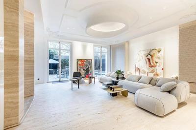 Appartement - 260 m² - 6 pièces