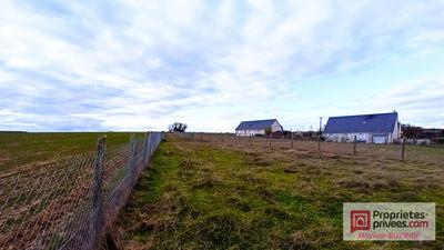 Terrain constructible - 2 100 m²