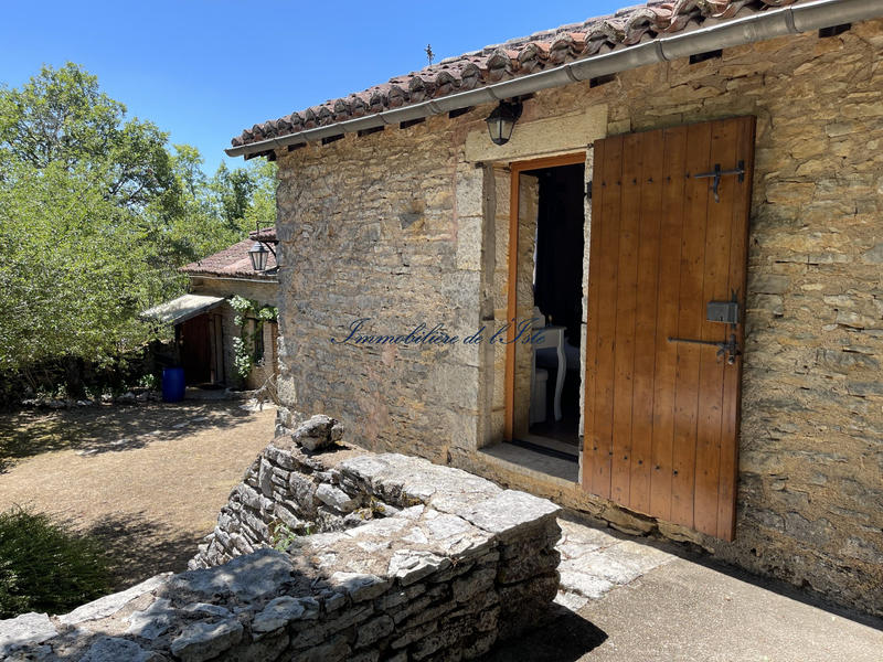 Maison - 221 m² - 11 pièces