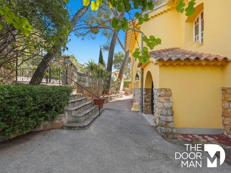 Maison de maîtres - 388 m² - 16 pièces