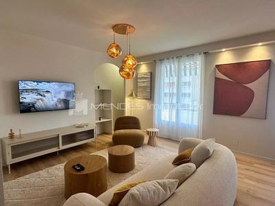 Appartement - 88 m² - 5 pièces