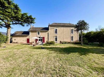 Maison - 163 m² - 6 pièces