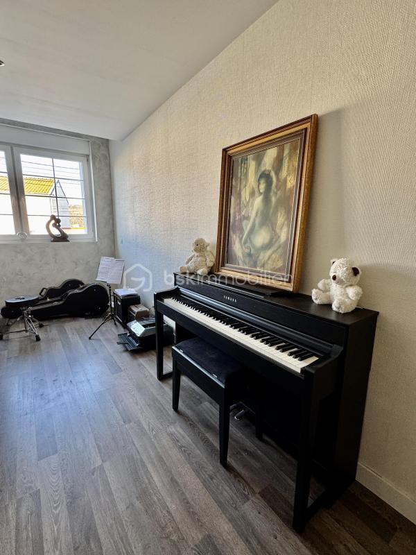 Maison traditionnelle - 260 m² - 10 pièces