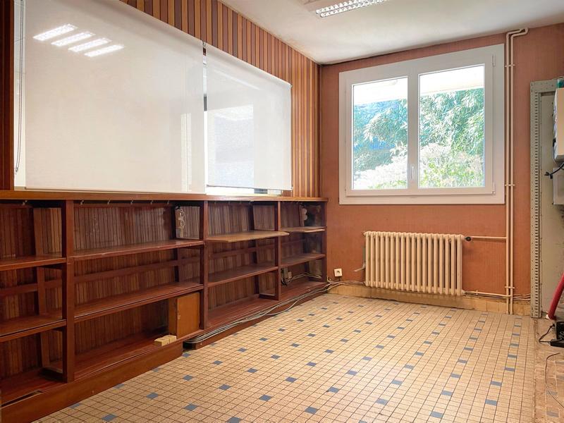 Maison - 303 m² - 12 pièces