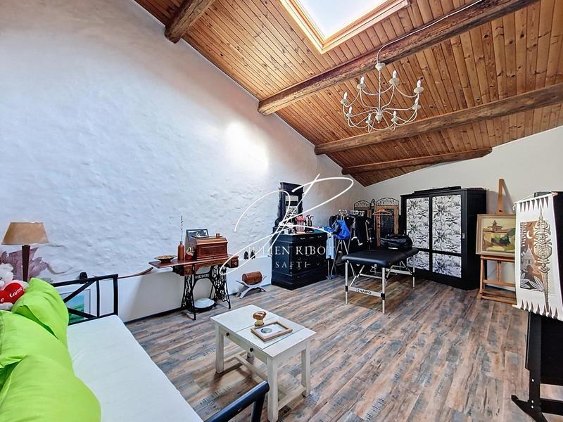 Maison - 186 m² - 6 pièces