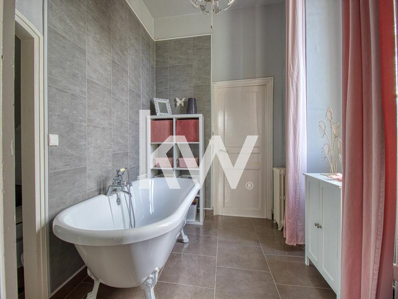 Maison de maîtres - 378 m² - 10 pièces