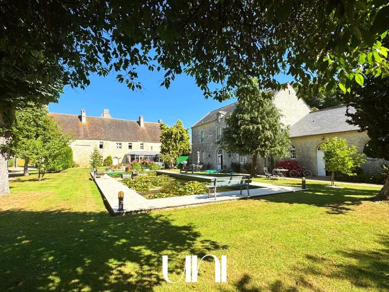Maison de maîtres - 655 m² - 9 pièces