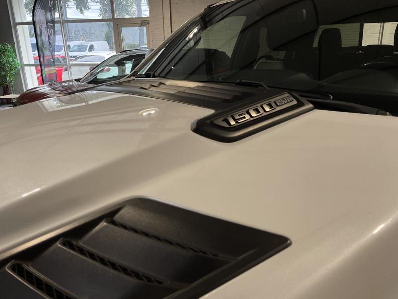 Dodge Ram 1500 Hemi V8 5.7 400ch Flexfuel Crewcab Sport Night -Camera de Recul-Garantie 12 Mois-Financement Possible-