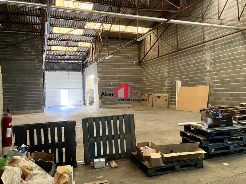 Local d'activités - 1 000 m² - 2 pièces