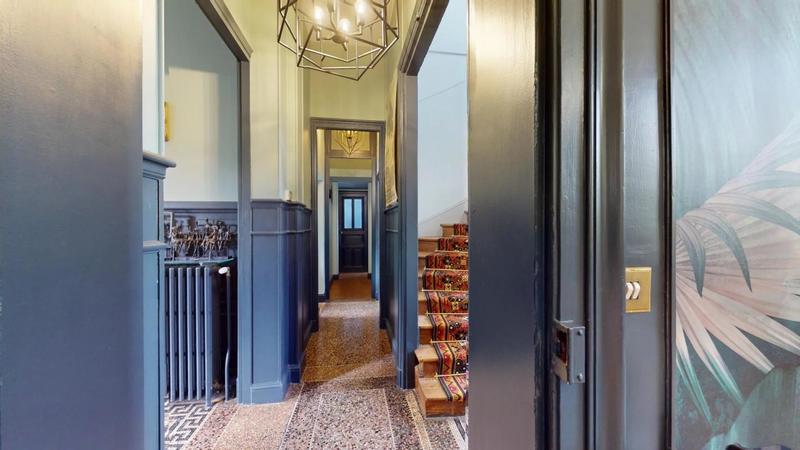 Maison de maîtres - 251 m² - 9 pièces