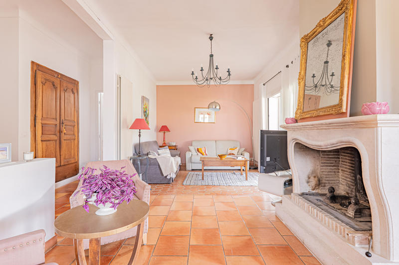 Maison - 245 m² - 7 pièces
