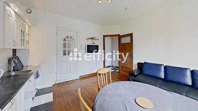 Maison - 210 m² - 14 pièces