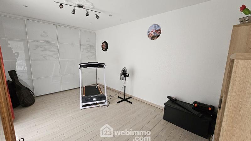 Maison - 200 m² - 6 pièces