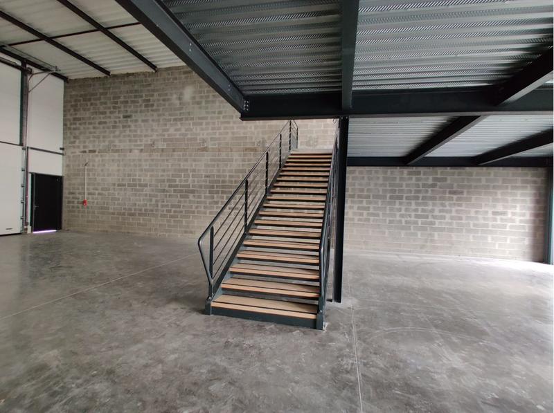 Local d'activités - 361 m²