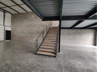 Local d'activités - 361 m²