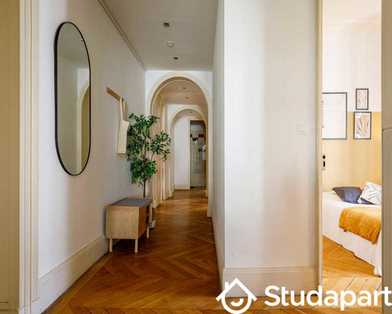 Chambre - 120 m² - 1 pièce