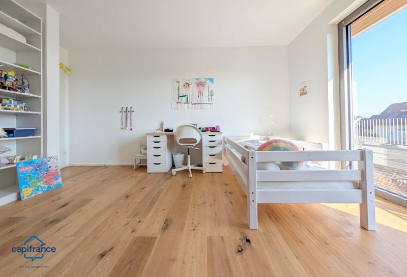 Maison - 220 m² - 9 pièces