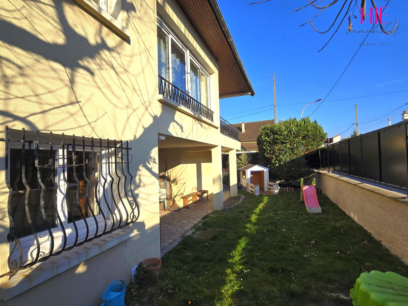 Maison traditionnelle - 125 m² - 6 pièces