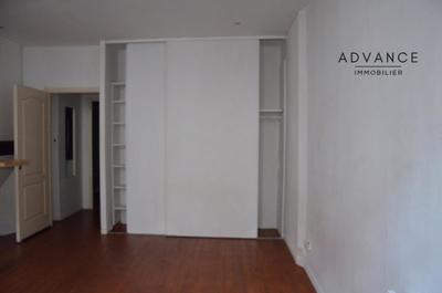 Studio - 25 m² - 1 pièce
